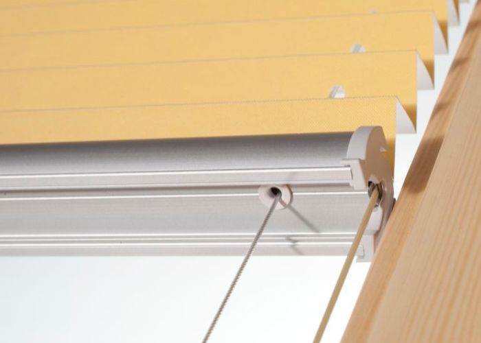 COSIFLOR® Dachfenster Plissee Schiene mit zusätzlicher Seitenführung